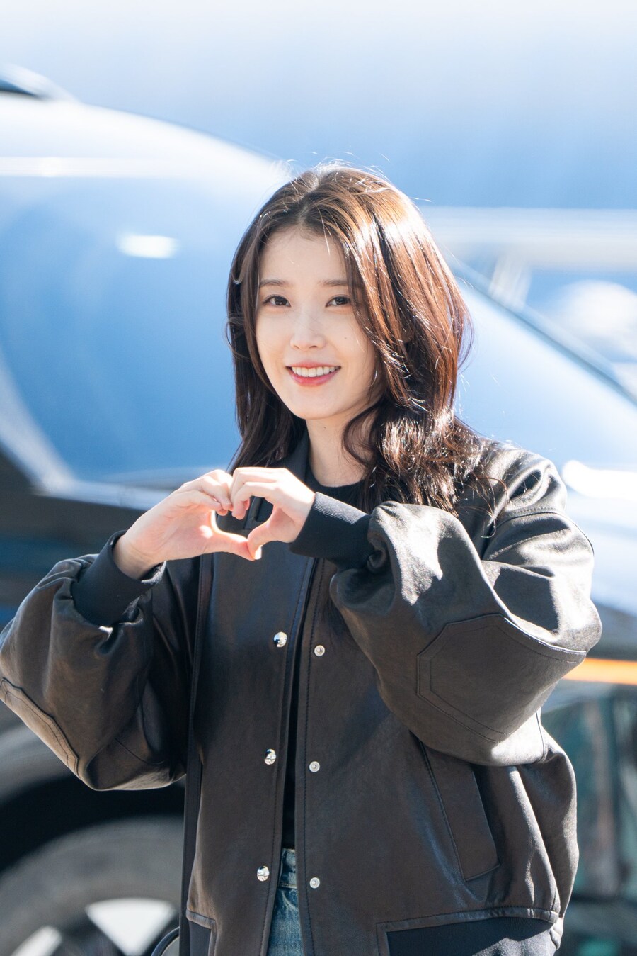 AAA 2025 참석차 출국하는 지은 언니(셀카봉)_1.jpg