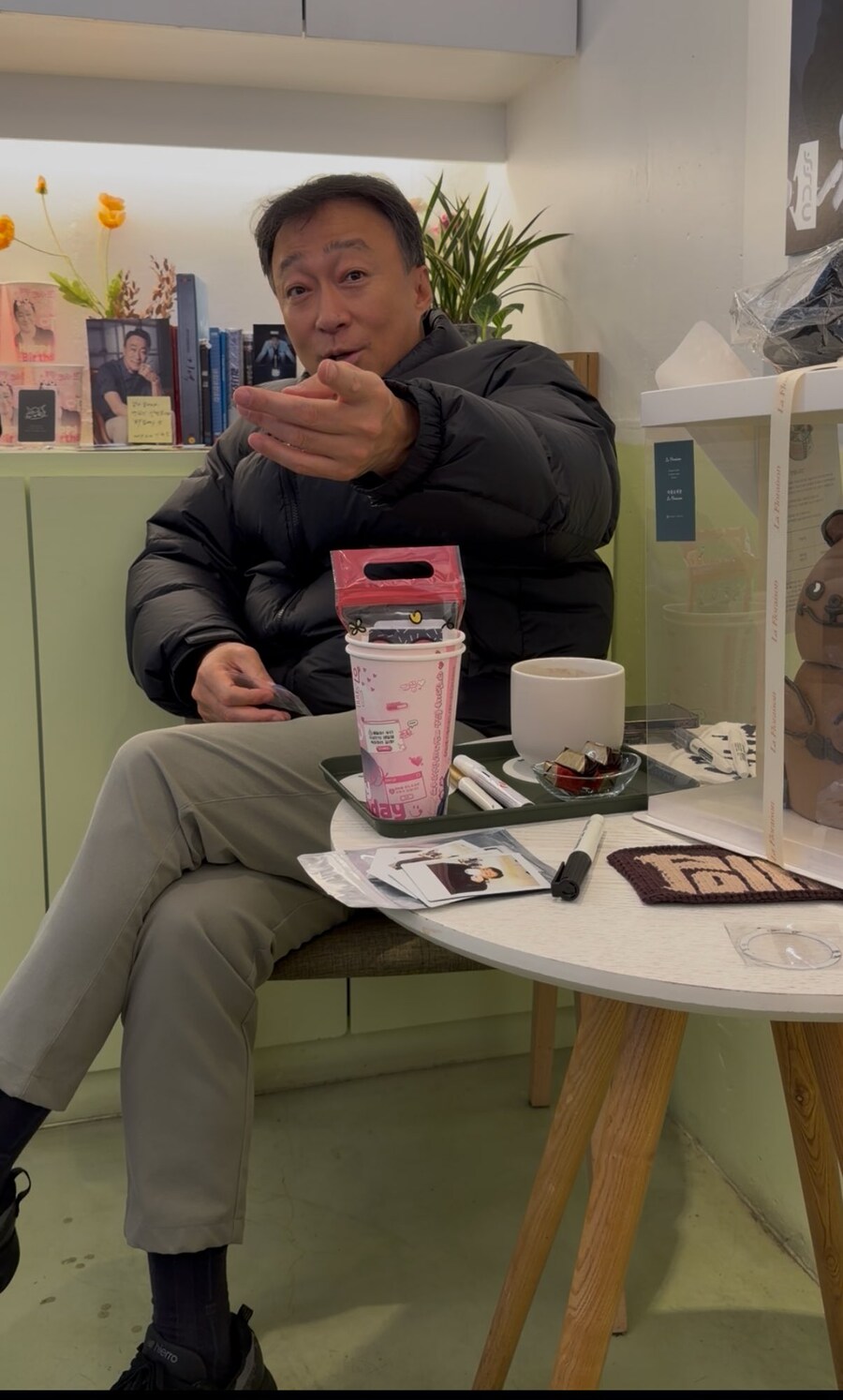 배우 이성민이 생일카페에 안꾸미고오는이유.jpg_3.jpg