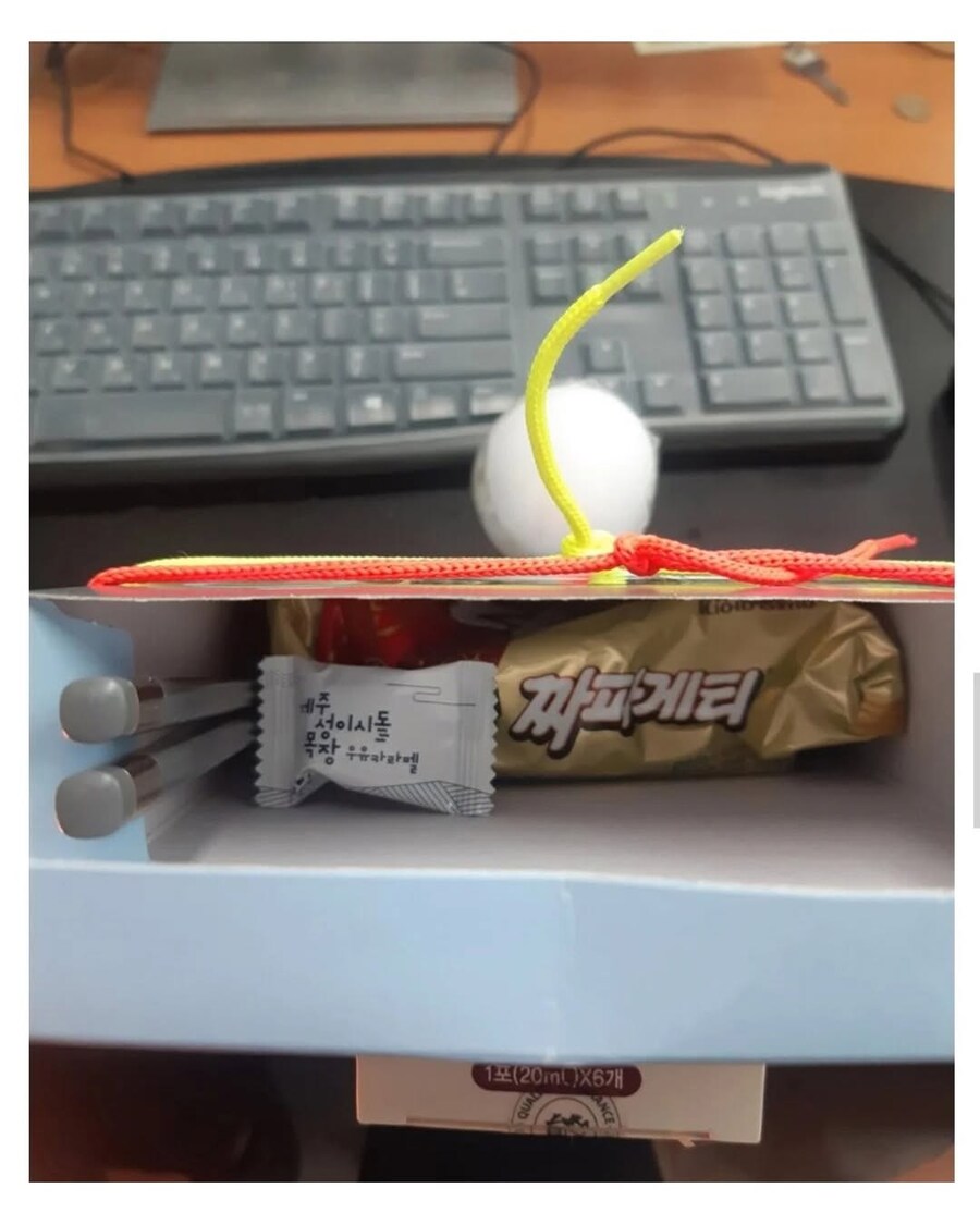 딸이 준 선물 때문에 오열한 아빠_3.jpg