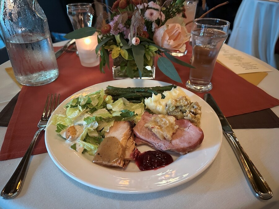 2025년 올해의 추수감사절 식사_8.jpg