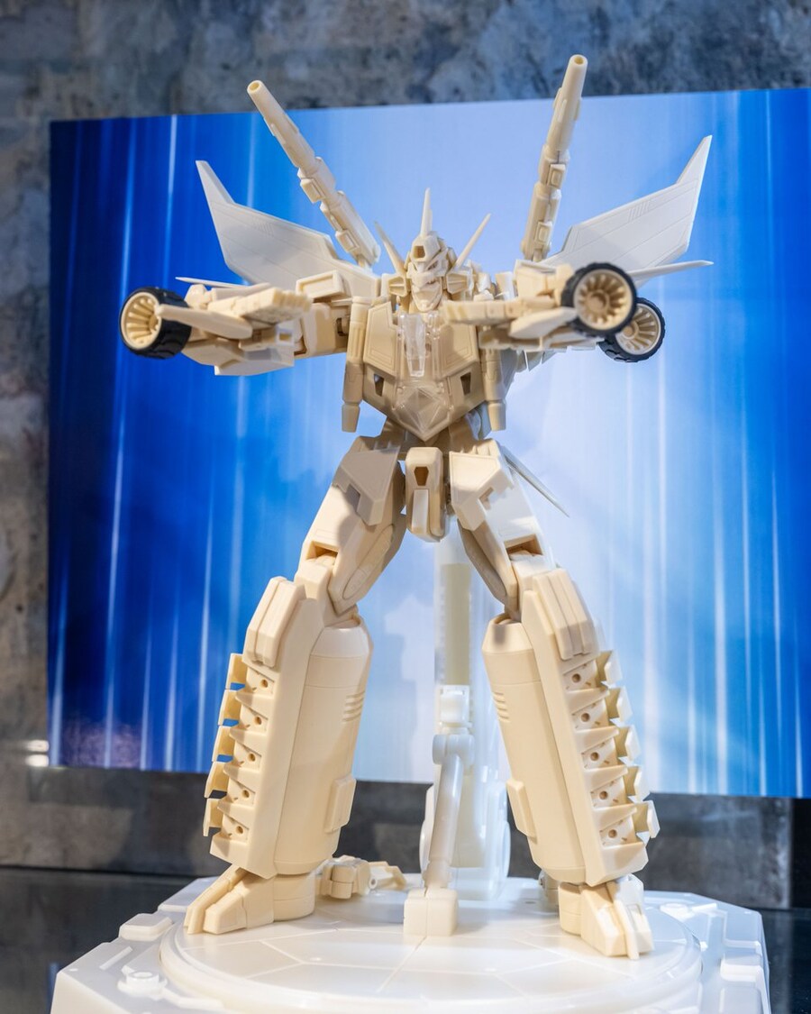 [엠버토이즈] 블레이즈 다이나제논 풀 버스트 샘플 전시_1.jpg