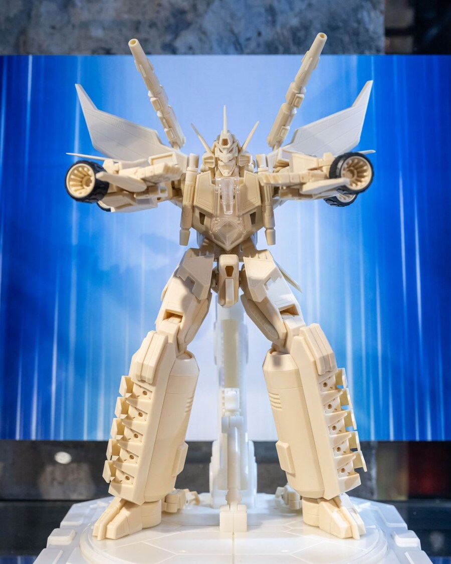 [엠버토이즈] 블레이즈 다이나제논 풀 버스트 샘플 전시_4.jpg