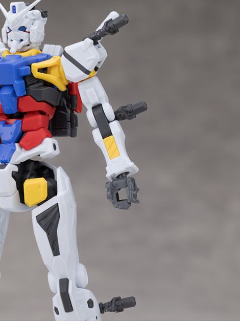 HG GQ 1/144 하얀 건담 해외 리뷰_68.jpg