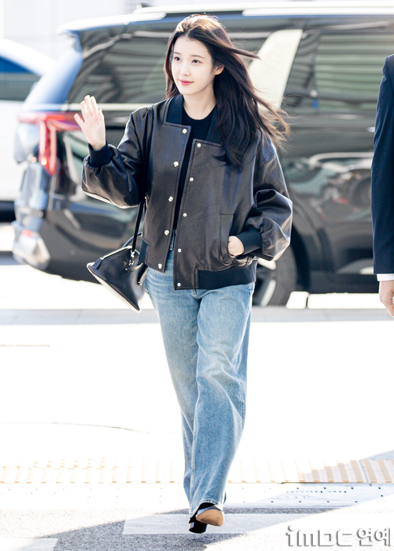 2025.12.05 AAA 2025 참석 인천공항출국(iMBC)_27.jpg