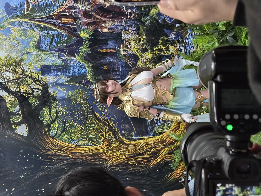 AGF 덕분에 수원 코믹사태 날먹 코스어 욕먹는거 이해함_1.jpg