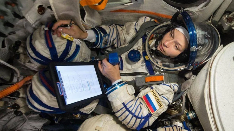 세계 최초로 우주에서 영화 찍은 배우_7.webp