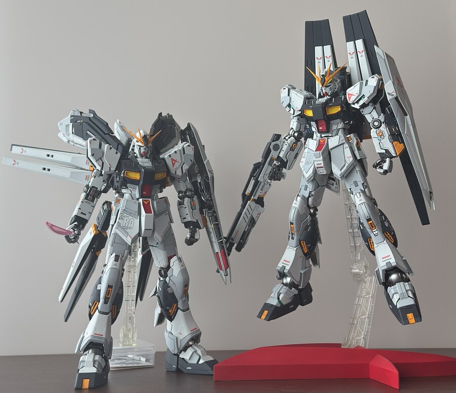 [MG] RX-93 υ Gundam Ver.Ka_1.jpg