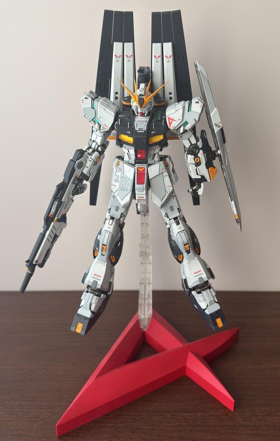 [MG] RX-93 υ Gundam Ver.Ka_2.jpg