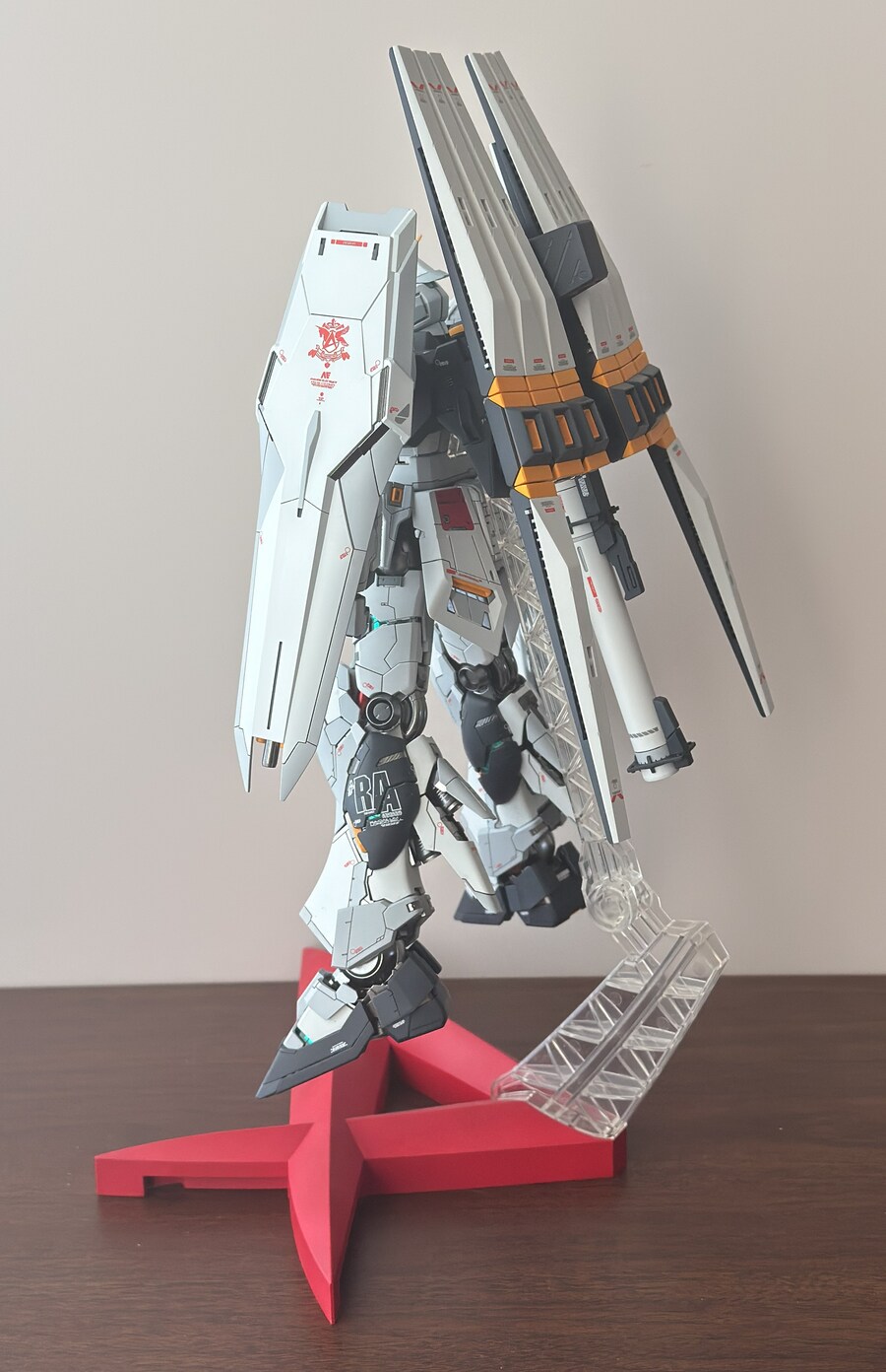 [MG] RX-93 υ Gundam Ver.Ka_5.jpg