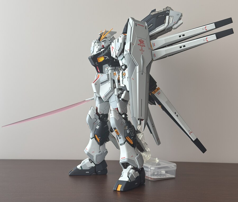 [MG] RX-93 υ Gundam Ver.Ka_8.jpg