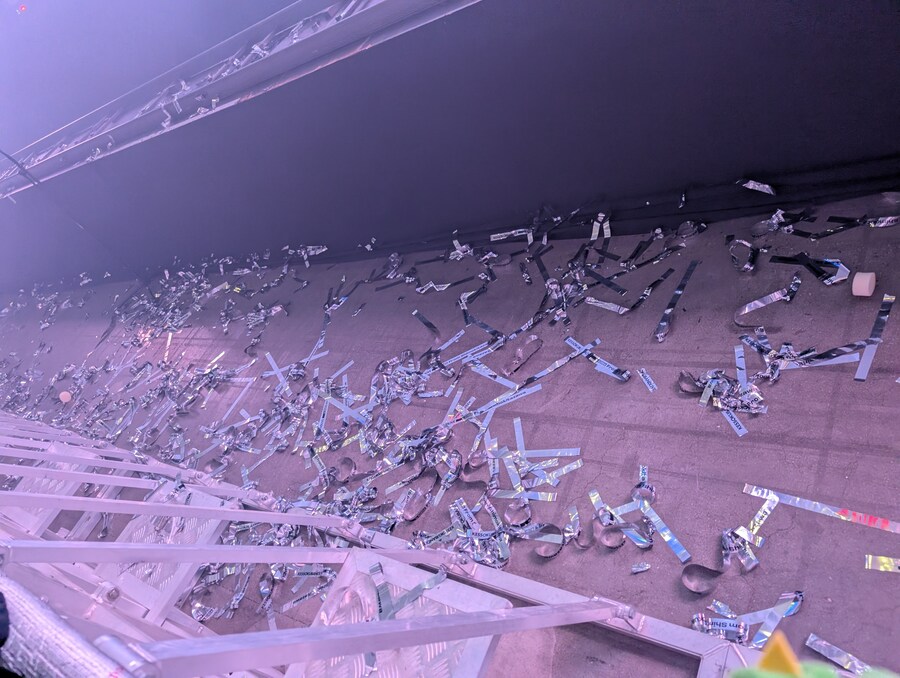 봇치)한국팬들 : 그걸 왜 가져가지?_2.jpg