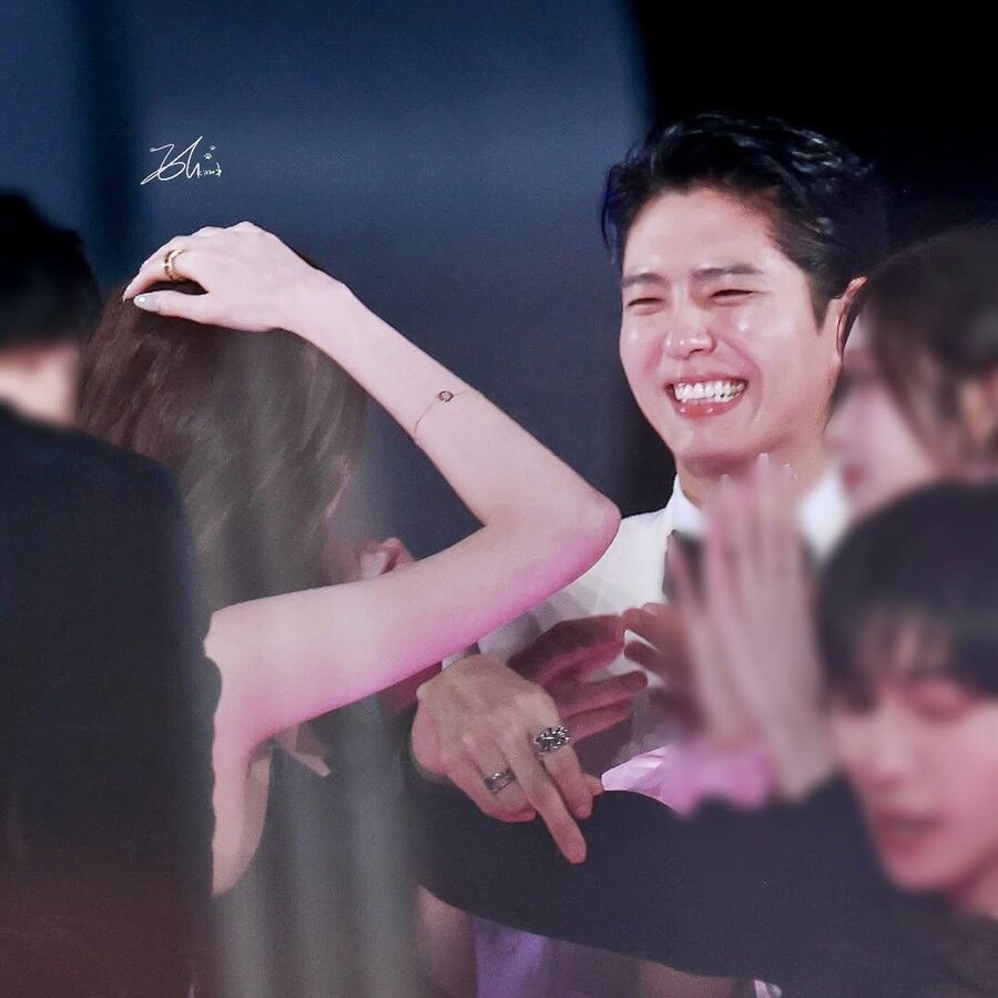 장원영한테 장난치는 박보검ㅋㅋ_1.jpg