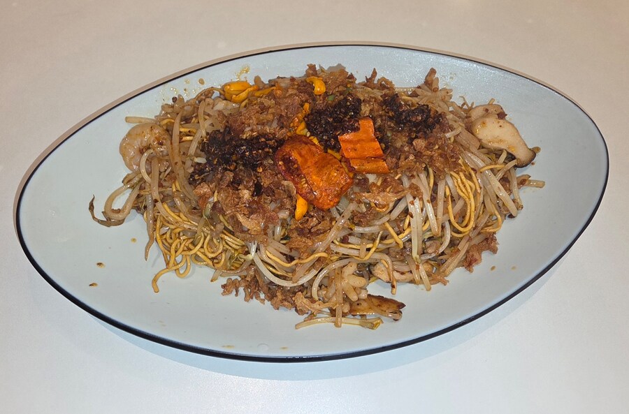 롯데월드몰 댄싱홍콩에서 먹은 사천해물볶음면_1.jpg