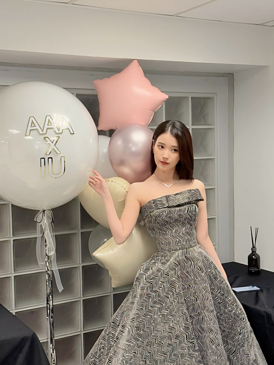 2025.12.08 아이유 인스타그램(AAA 🦓🍊)_3.jpg