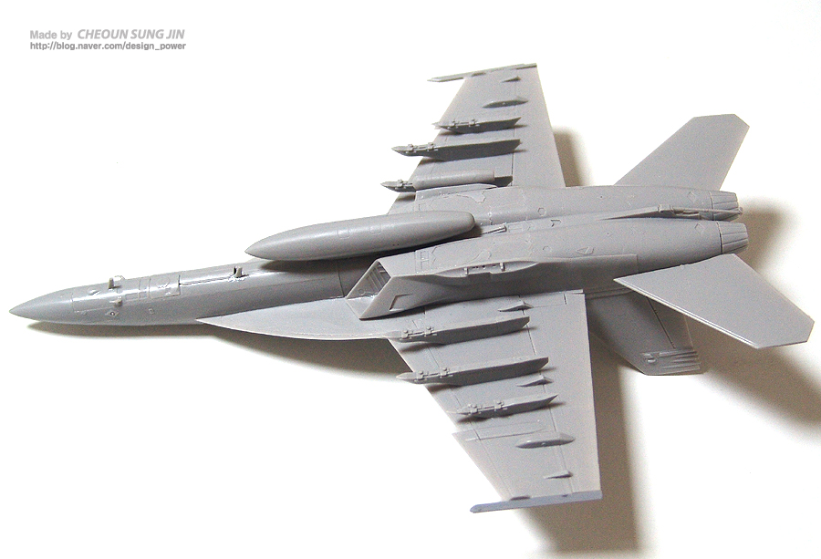F/A-18F Super Hornet `Top Gun`프라모델 제작의뢰 조립_4.jpg