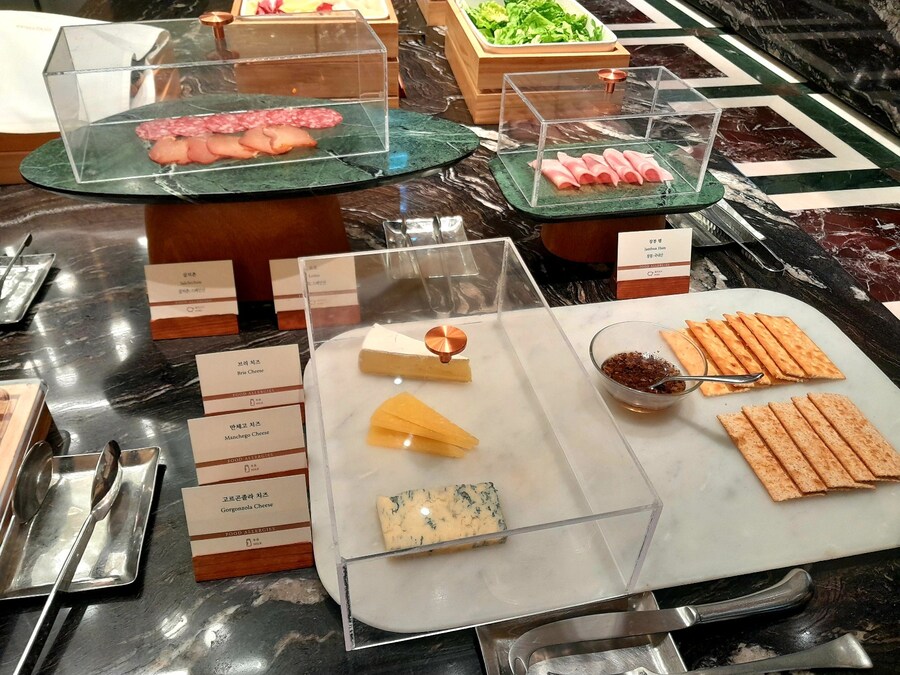 새롭게 떠오르는 호텔 뷔페의 강자_21.jpg