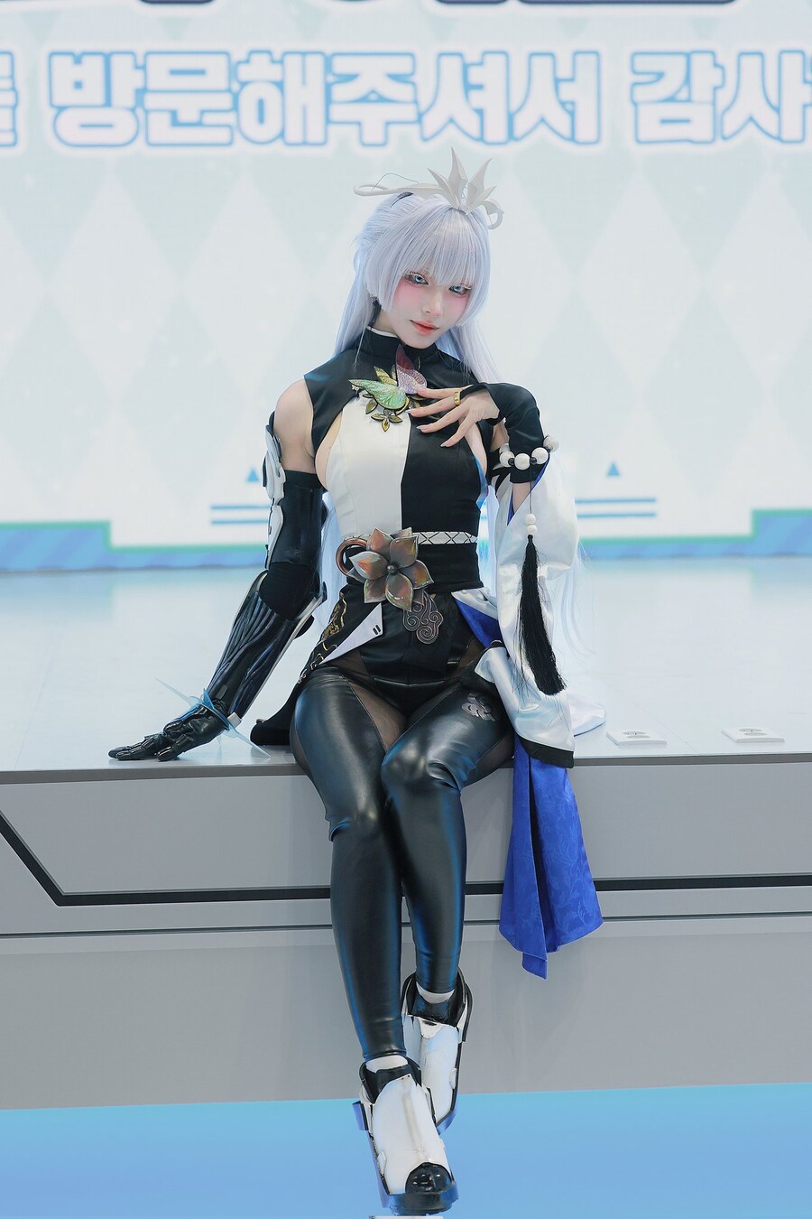 니케)AGF)공식부스 나유타 코스프레_4.jpg