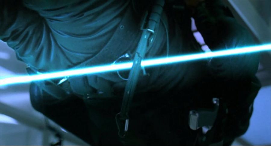 영화속 레이저를 피해라_3.jpg