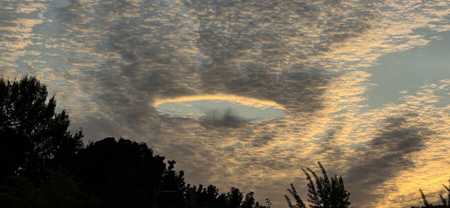 신기한 구름사진 찍었는데 이런 구름을 뭐라고 함?_2.jpg