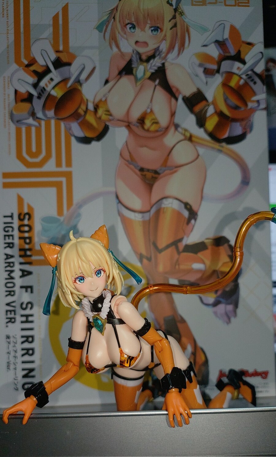 [맥스팩토리] PLAMAX 소피아 토라(호랑이)아머 소체 조립 이미지_2.jpg