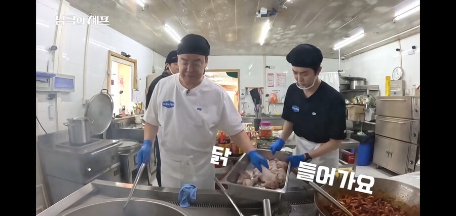 자기 고향같은 중국기지에 가서 신이 난 백종원_12.jpg