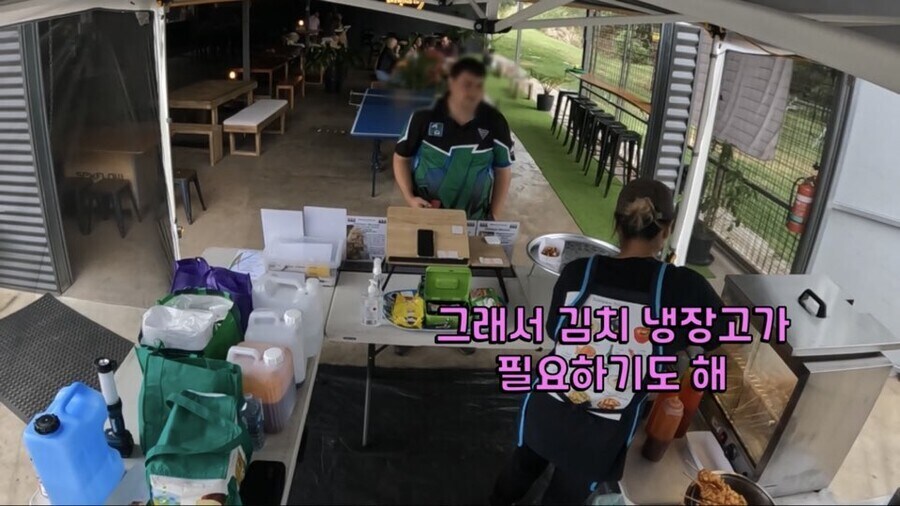 ??? : 김치 전용 냉장고가 있다고? 농담이지?_5.jpg