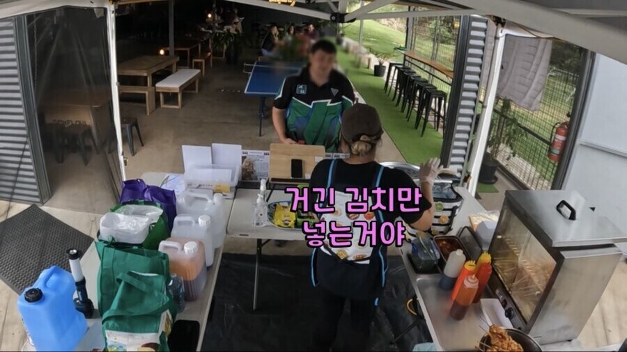 ??? : 김치 전용 냉장고가 있다고? 농담이지?_7.jpg