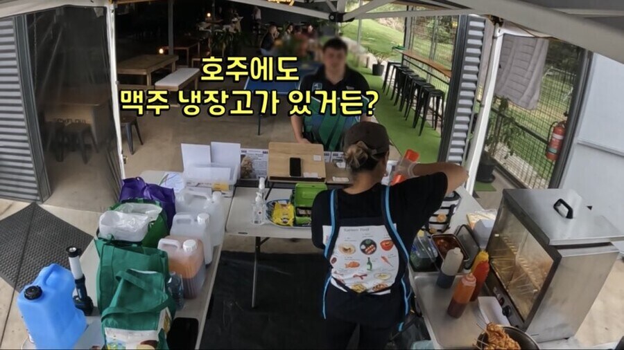 ??? : 김치 전용 냉장고가 있다고? 농담이지?_11.jpg