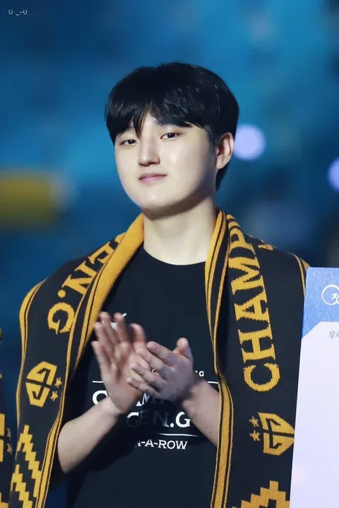 롤] 누가 페이즈선수 짤 가지고 악역영애 말투 한 이후부터_1.webp