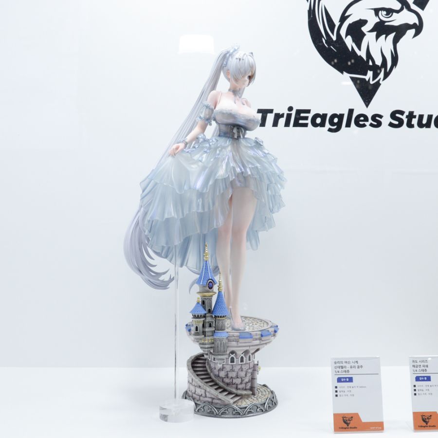 [트라이이글스] 1/4 승리의 여신: 니케 - 신데렐라 AGF 전시 사진_1.jpg