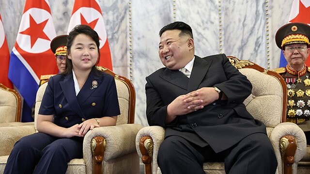 김정은, "최고지도자 그만두고 싶을 때마다 딸 생각하며 마음 다잡는다"_3.jpg