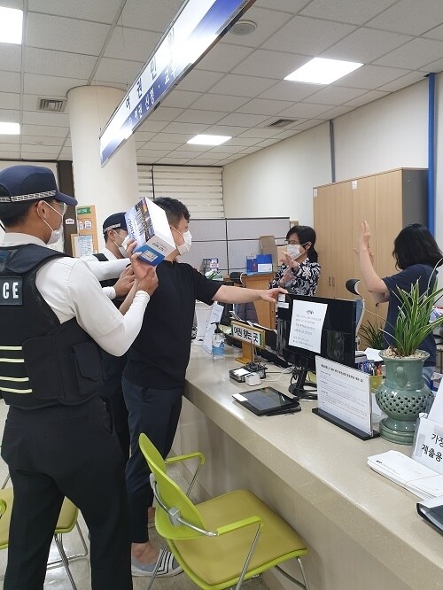 한국이 진상 천국 돼버린 이유.jpg_2.png
