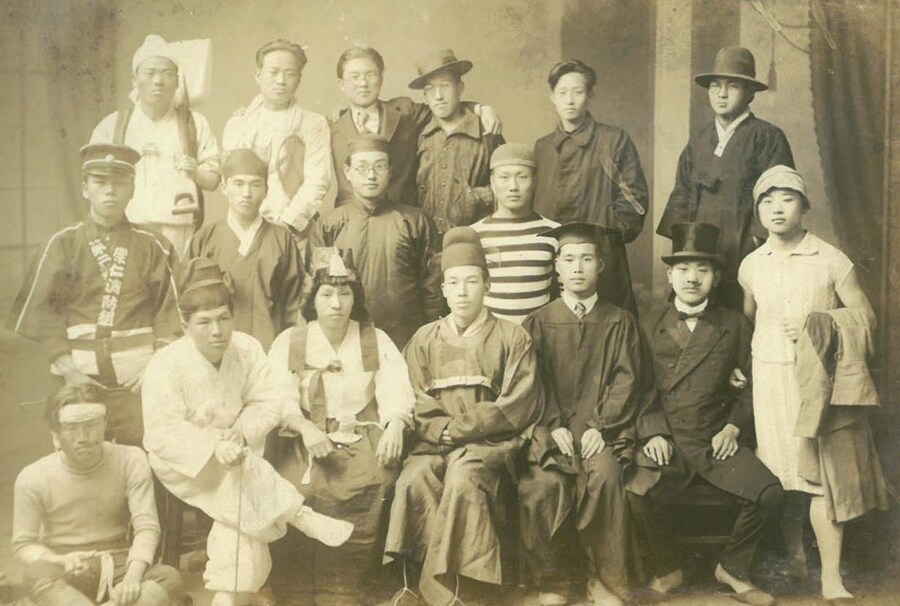 의정부고 코스프레 졸업사진이 근본 있는 이유_1.jpg