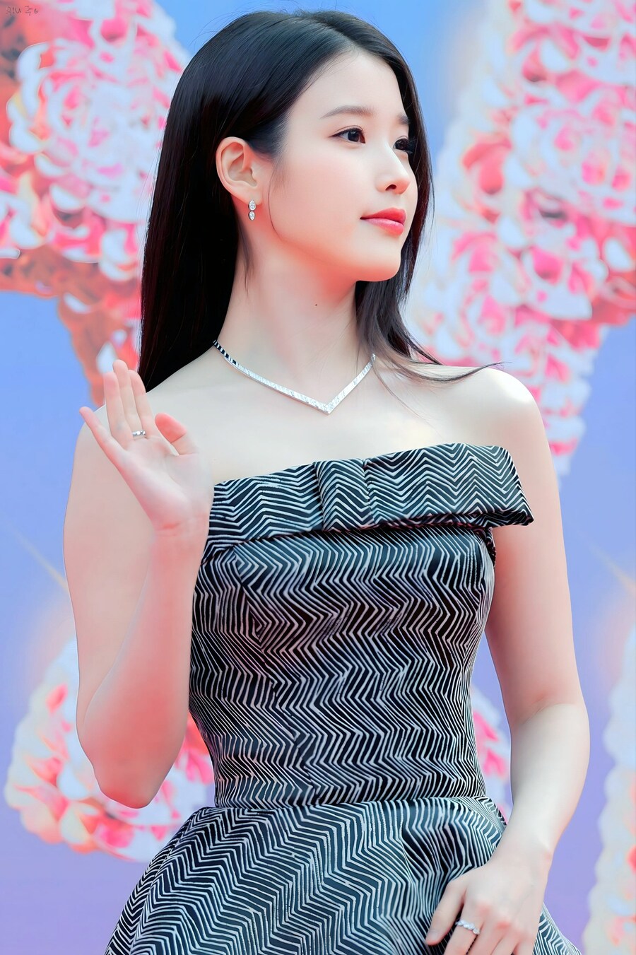 2025.12.06 AAA 2025 아이유 시상식(위니추)_4.jpg