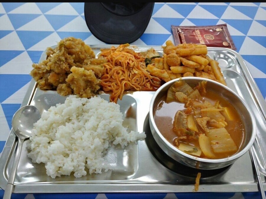 군대) 대한민국 해군의 식사_2.jpg