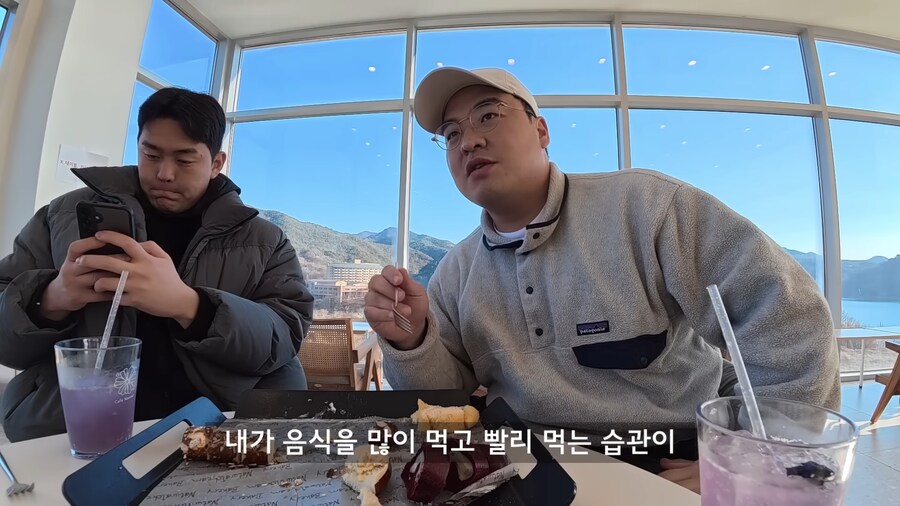 남자들이 고급 카페에 가면 벌어지는 일.jpg_29.png