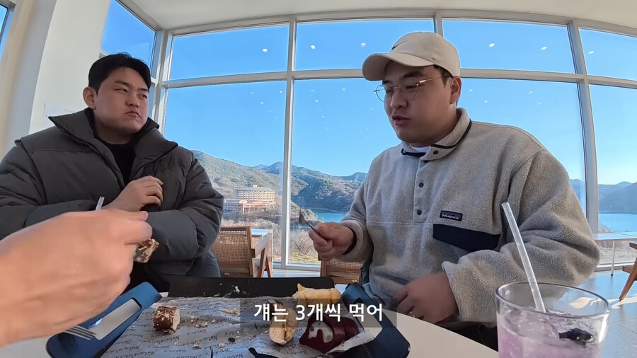 남자들이 고급 카페에 가면 벌어지는 일.jpg_40.png