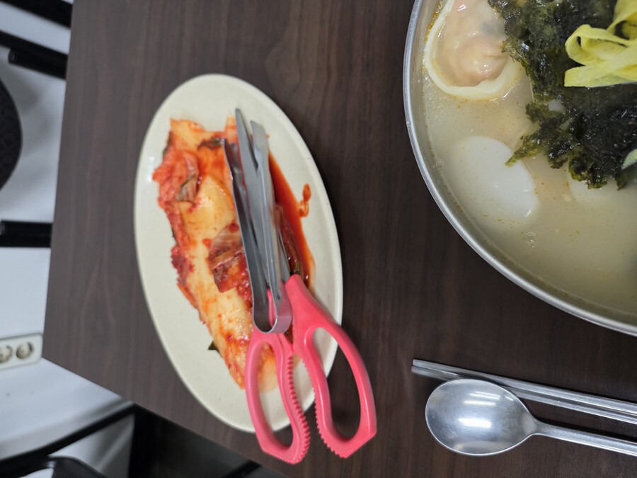 분식집 떡만둣국_2.jpg