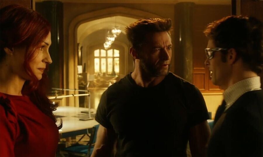 엑스맨)"눈앞의 것들을 보고 생각에 잠긴 울버린"_2.jpg