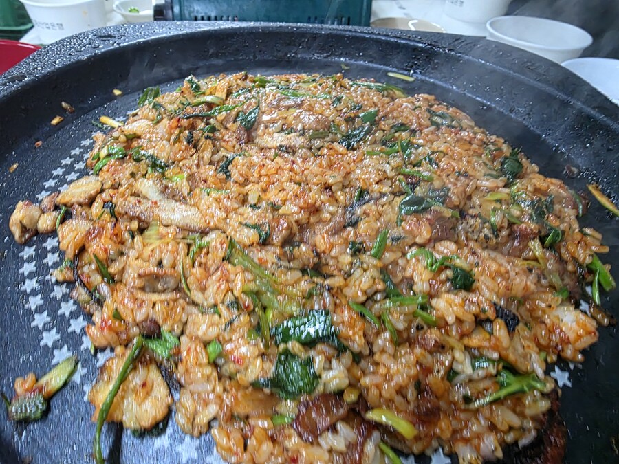 직장에서 3천원씩 걷어서 해먹는 점심 미나리삼겹살_10.jpg