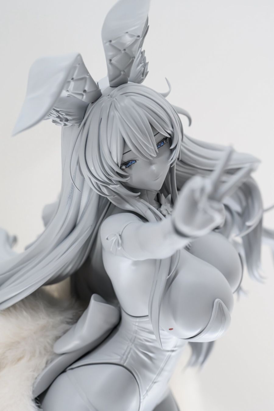 [FREEing] 1/4 B 스타일 아주르 레인 계열 원형 전시 사진_11.jpg