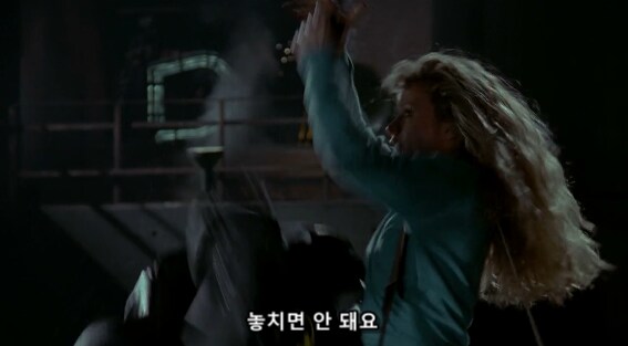 배트맨 땜에 빈정 상한 여자_7.png
