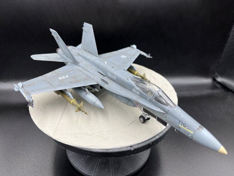 CF-18A Hornet : "Porcupines" Sqn. (아카데미 1:72)_7.jpg