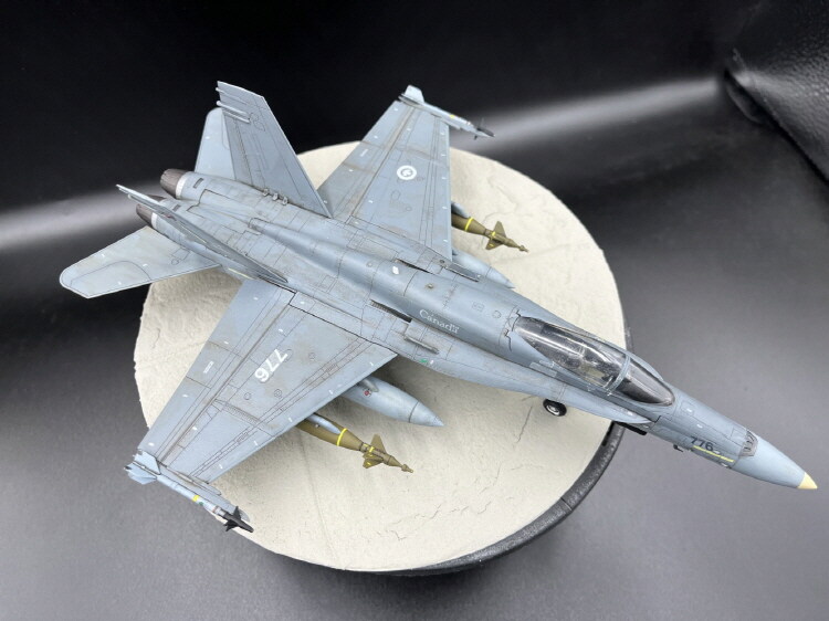 CF-18A Hornet : "Porcupines" Sqn. (아카데미 1:72)_8.jpg