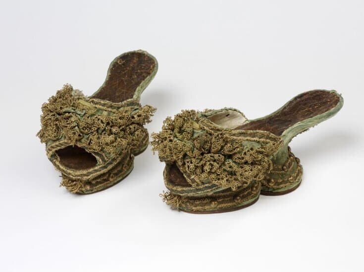 악역영애)중세 신발에는 신발자국이 존재했을까?_7.jpg