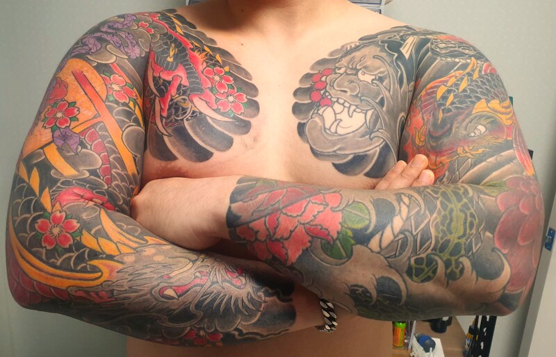 혐)절대 호의로 볼 수 없는 문신_1.png