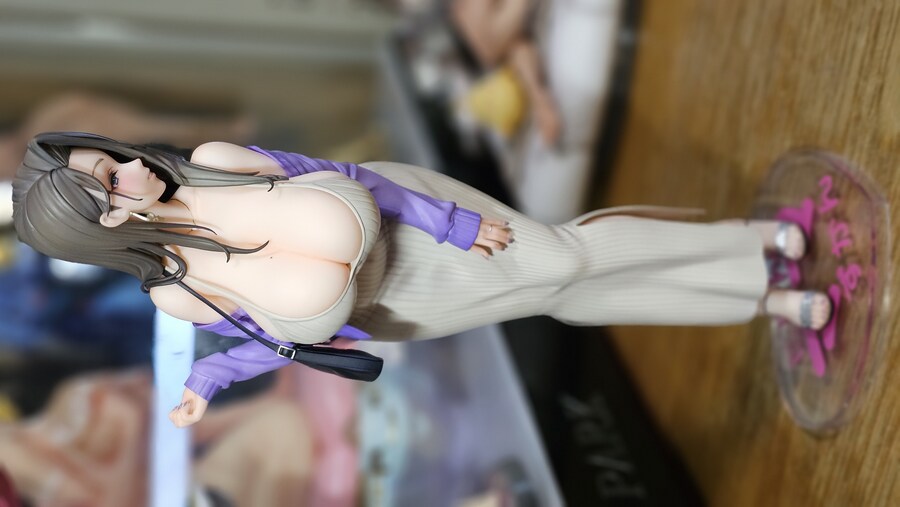 동탄에 대항하는 일본 유부녀 피규어_7.jpg