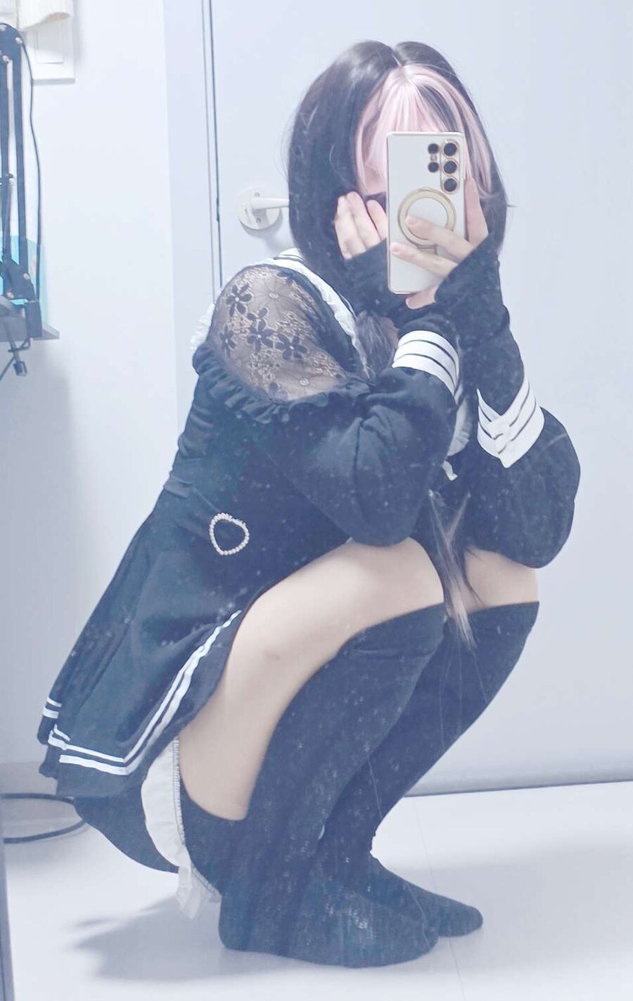 버튜버) "남자도 여자처럼 다루면 여자가 돼" 를 실시간으로 겪는중_1.png