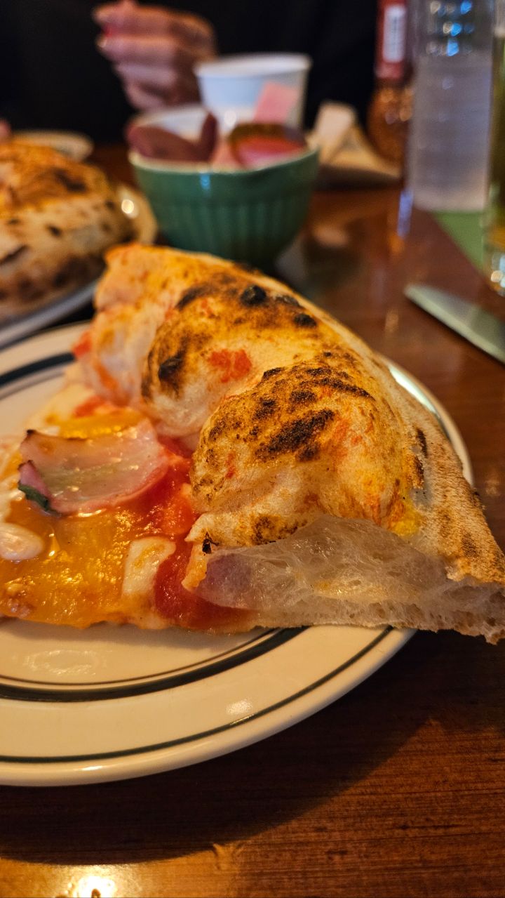 도우에 진심인 화덕피자 셔우드_3.jpg