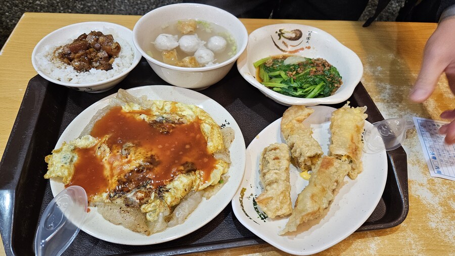 [대만]타이난 투어중 먹은 것들(굴전, 떠우화, 흑당버블티등)_4.jpg